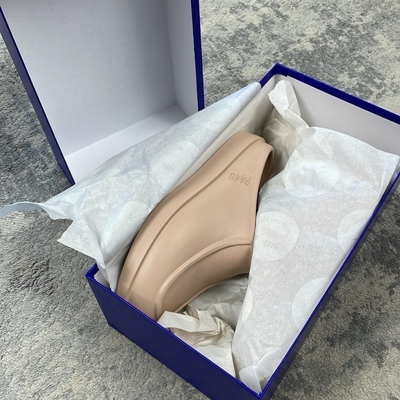 NIB P448 Flo Cipria Sandal Clog Slip On Backless Cream Beige Sz 38 39 main image 6